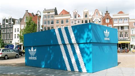hoe maakt adidas reclame